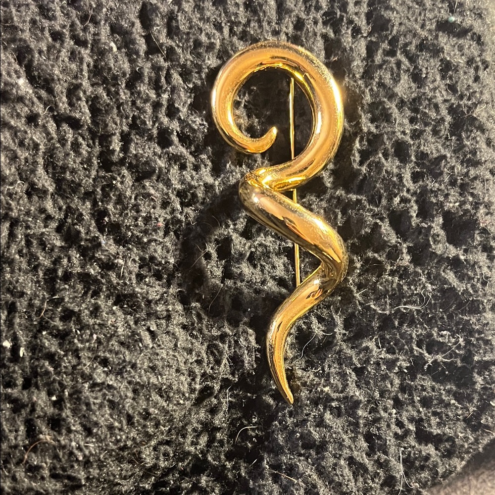 Gold tone Vintage 90s corkscrew swirl Brooch
